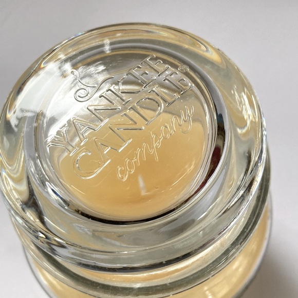 YANKEE CANDLE Peppermint Bark Candle 14.5 oz - Picture 5 of 8